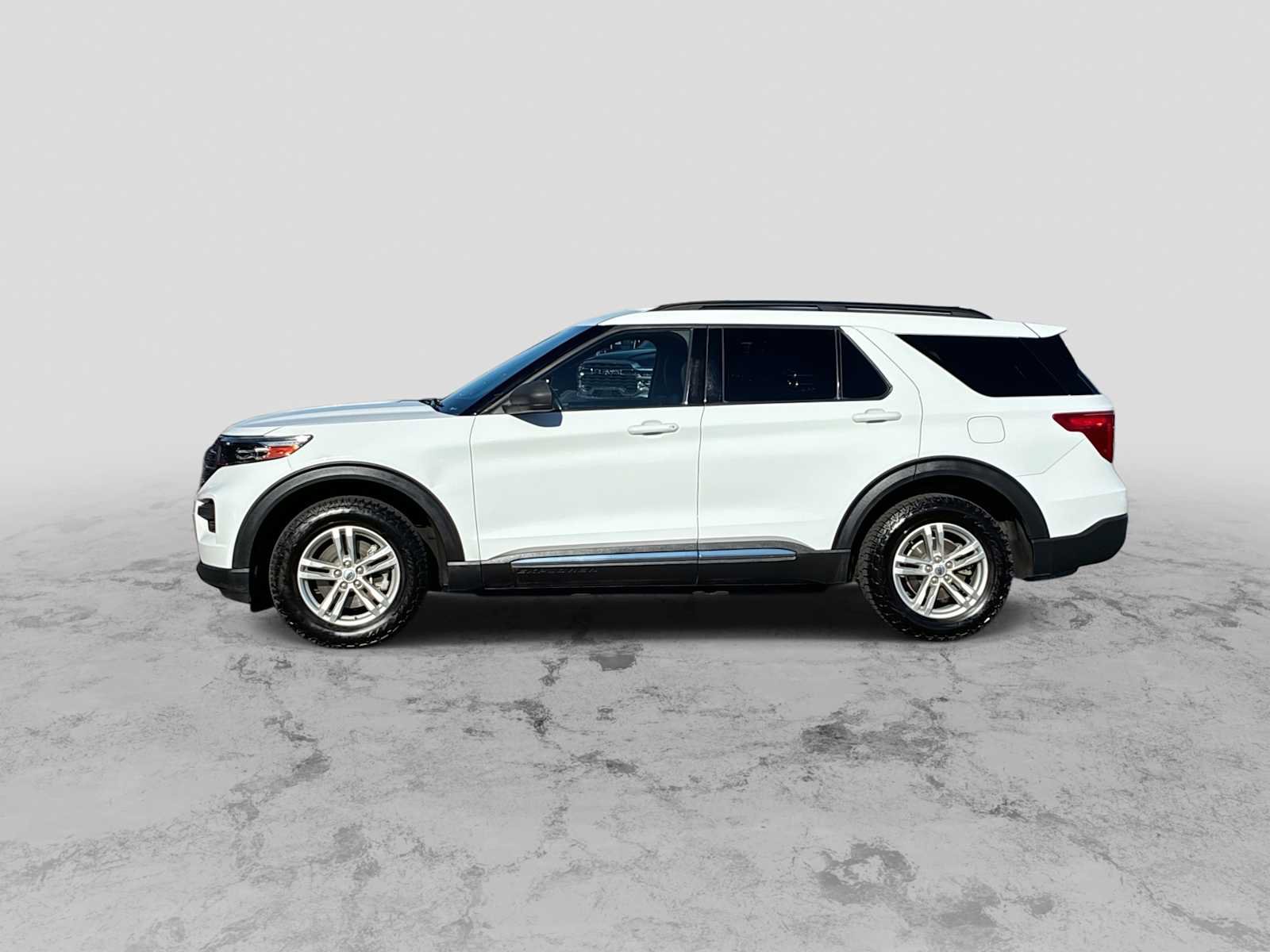 Used 2020 Ford Explorer XLT w/ Class III Trailer Tow Package AWD/4WD image 5