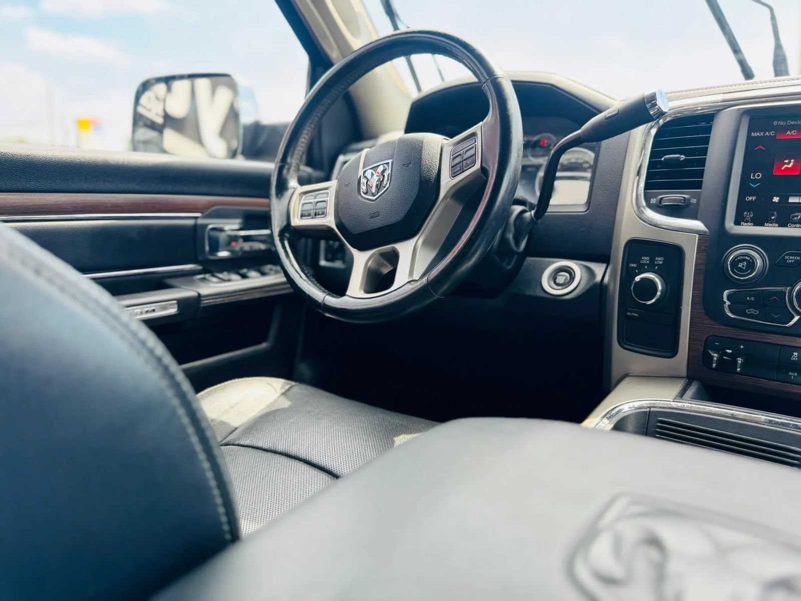 Used 2017 RAM 2500 Laramie w/ Convenience Group AWD/4WD image 19