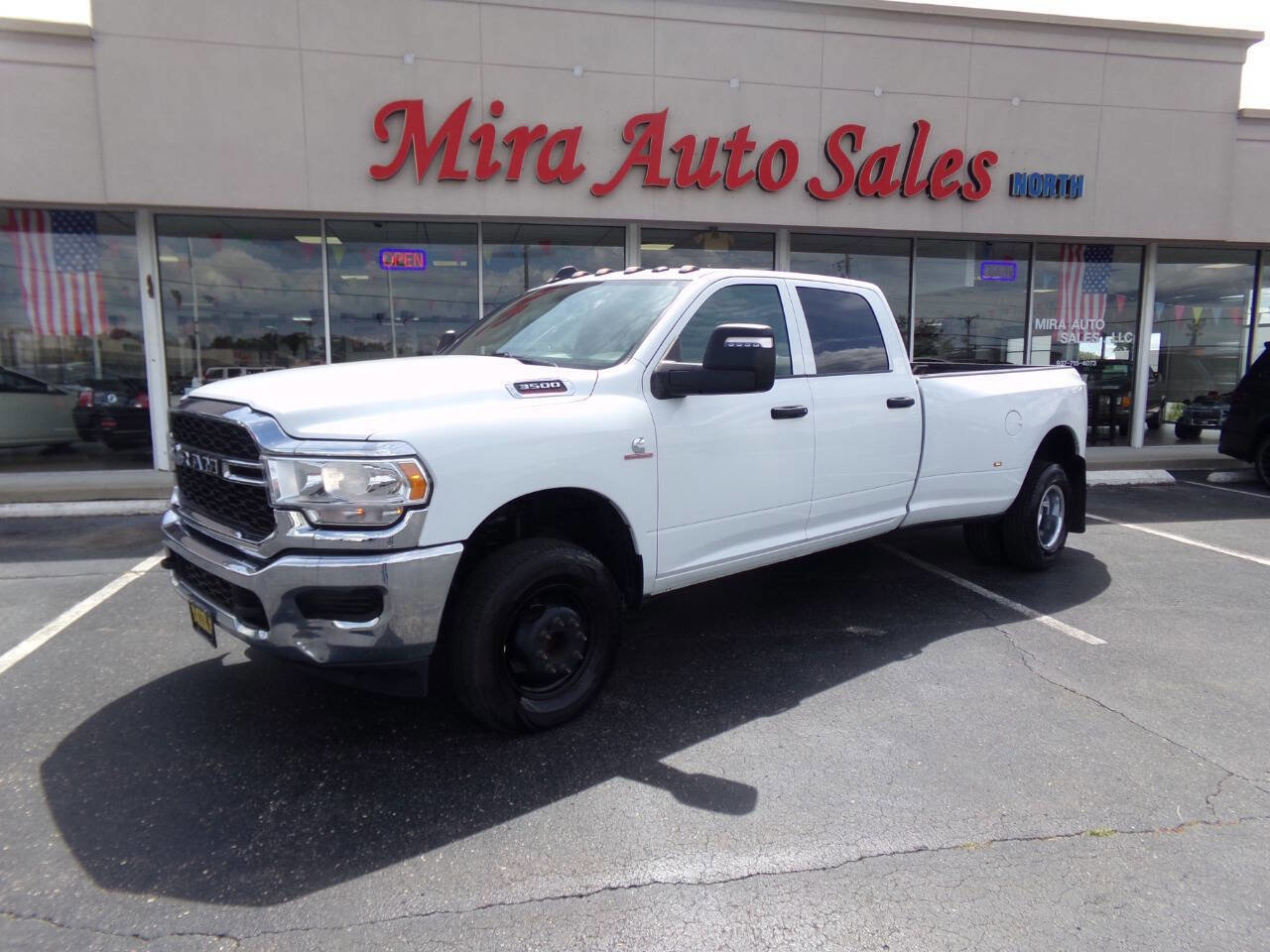 Used 2023 RAM 3500 Tradesman image 2