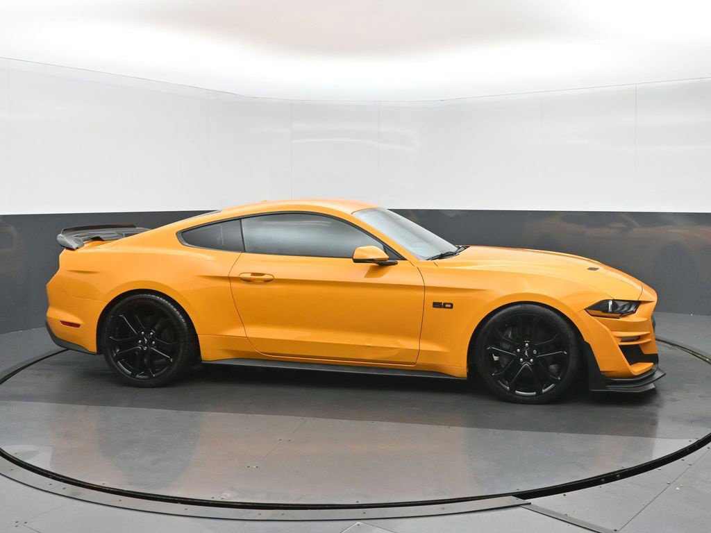 Used 2018 Ford Mustang GT Premium w/ Equipment Group 401A RWD image 2