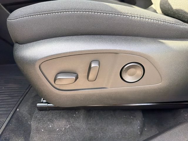New 2026 Chevrolet Traverse LT w/ Driver Confidence Package FWD image 19