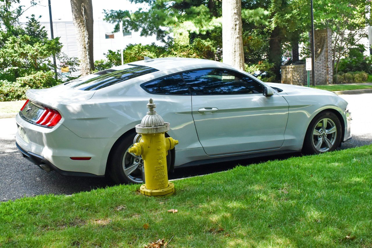 Used 2022 Ford Mustang Coupe RWD image 7