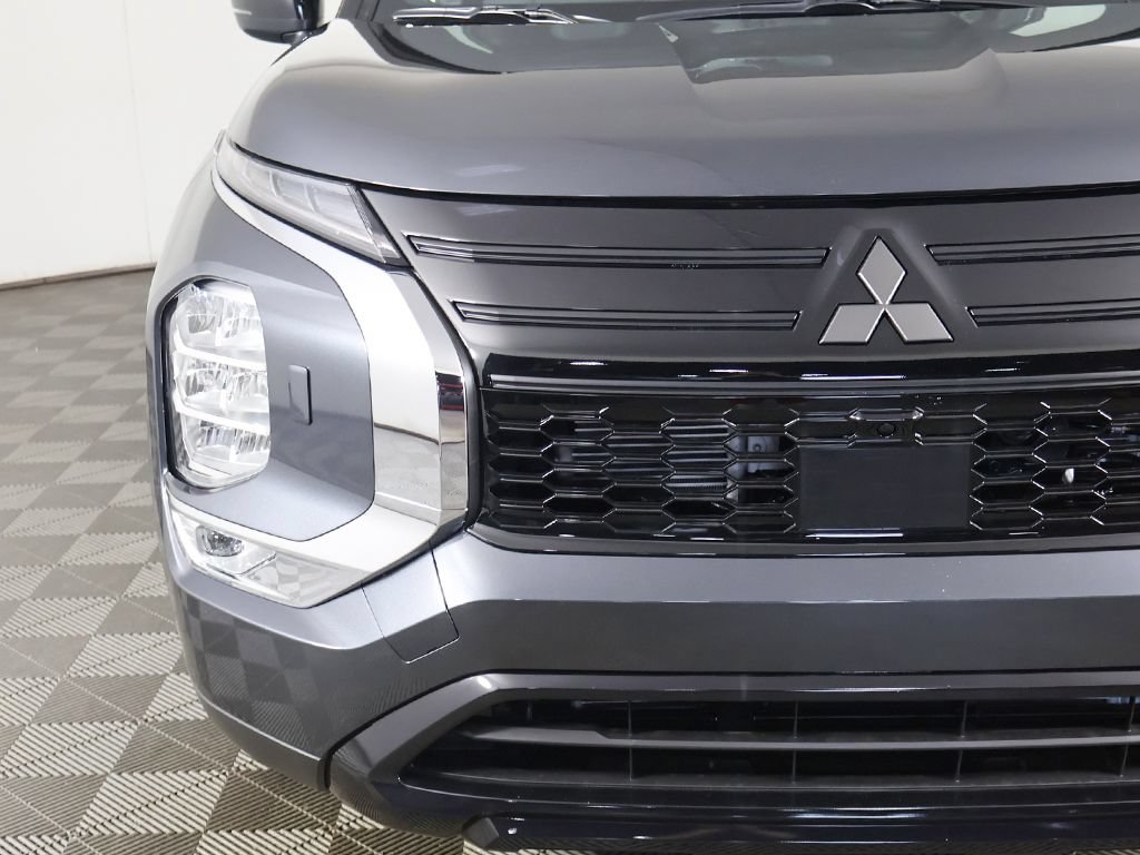 New 2026 Mitsubishi Outlander LE AWD/4WD image 13
