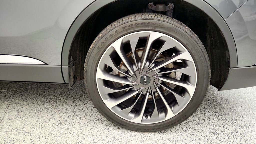 Used 2025 Lincoln Aviator Reserve w/ Equipment Group 201A image 9