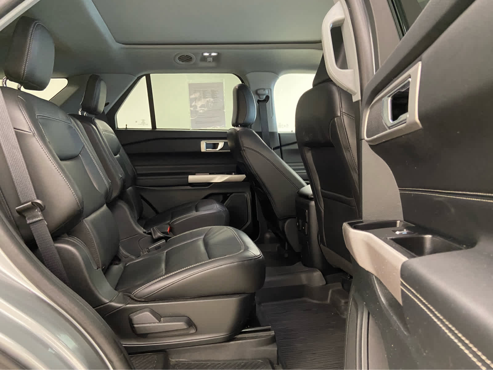 Used 2023 Ford Explorer XLT w/ Equipment Group 202A image 19