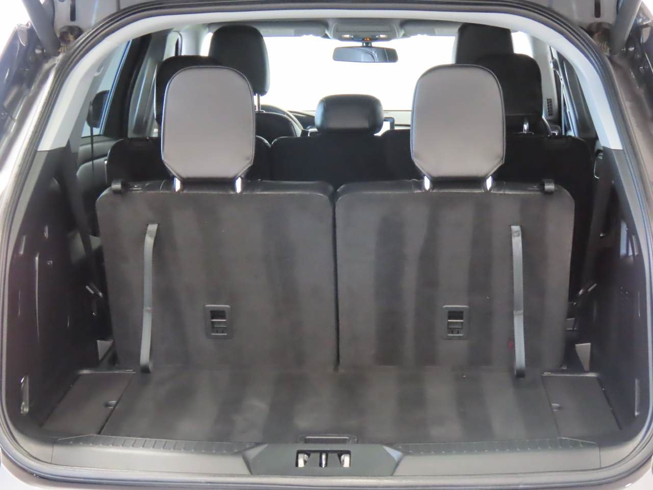 Used 2023 Ford Explorer XLT w/ Equipment Group 202A RWD image 18