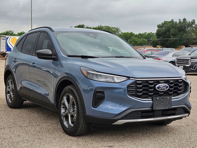 Used 2026 Ford Escape ST-Line w/ Tech Pack #1 FWD image 3