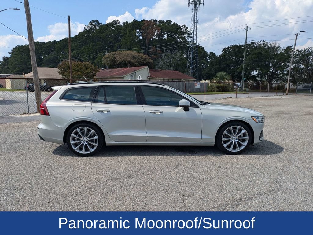 Used 2020 Volvo V60 T5 Momentum FWD image 3