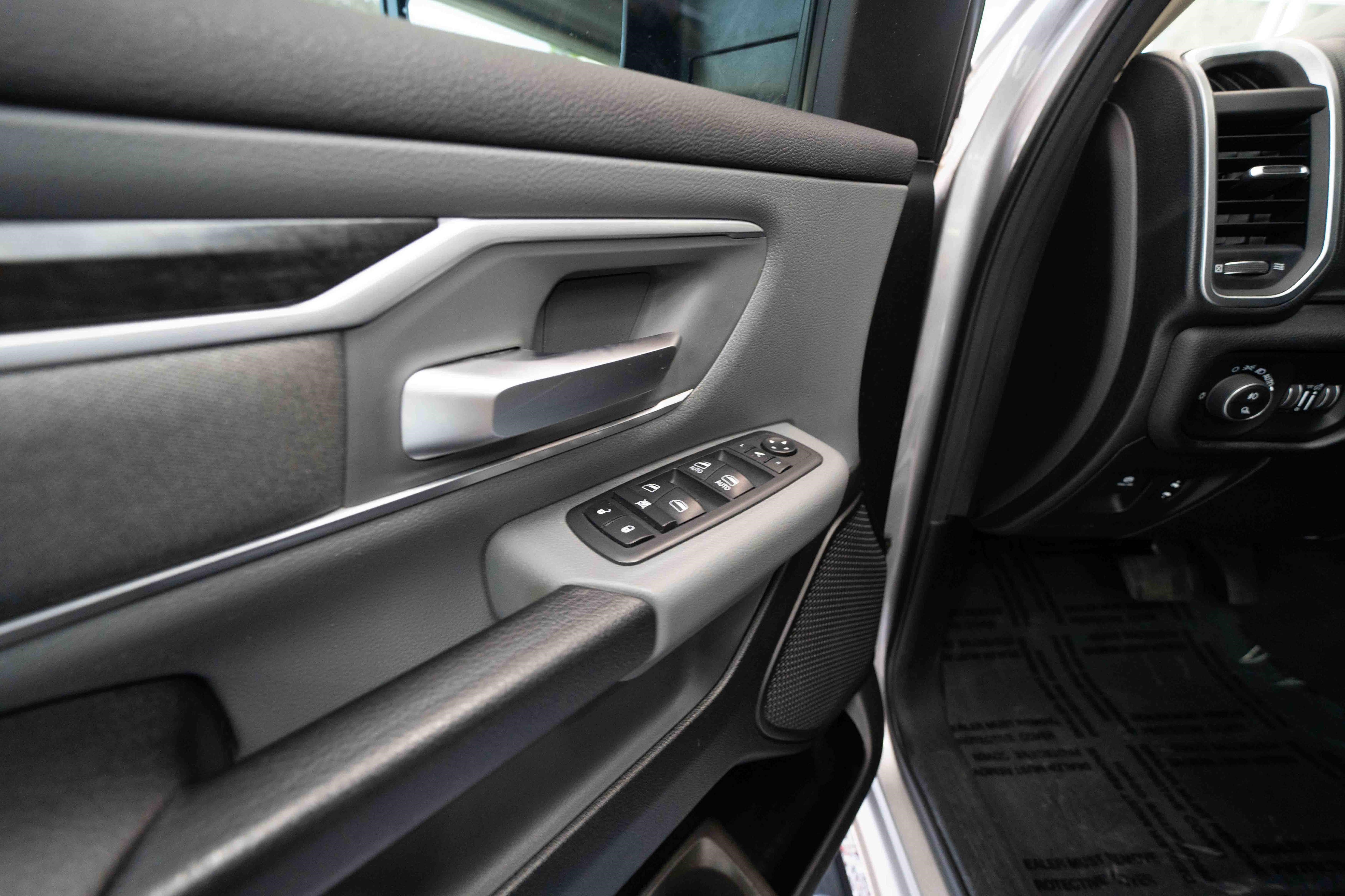 Used 2019 RAM 1500 Big Horn AWD/4WD image 7