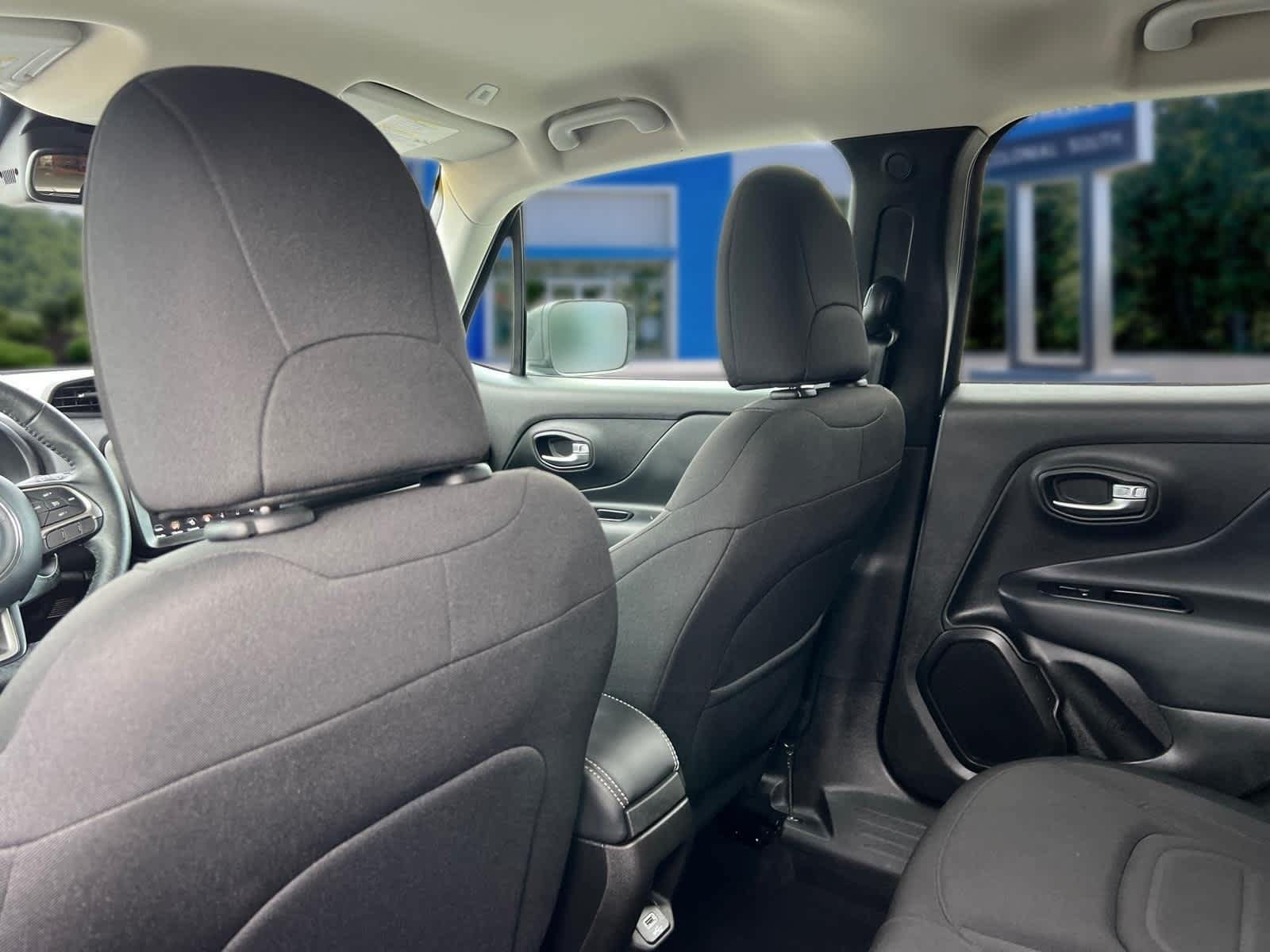 Used 2022 Jeep Renegade Latitude w/ Convenience Group AWD/4WD image 28
