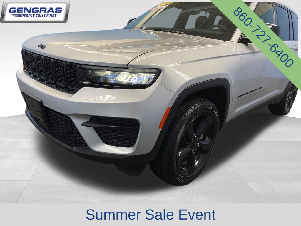 Used 2024 Jeep Grand Cherokee Altitude AWD/4WD image 48