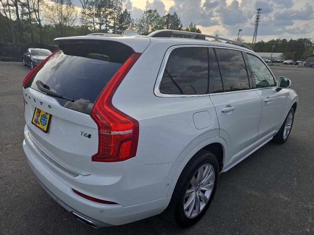 Used 2018 Volvo XC90 T6 Momentum w/ Convenience Package image 5