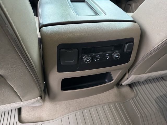 Used 2019 Chevrolet Suburban LT w/ Luxury Package image 19