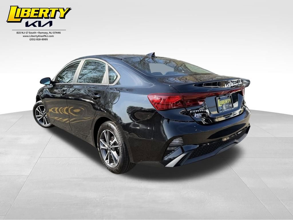Used 2024 Kia Forte LXS image 5