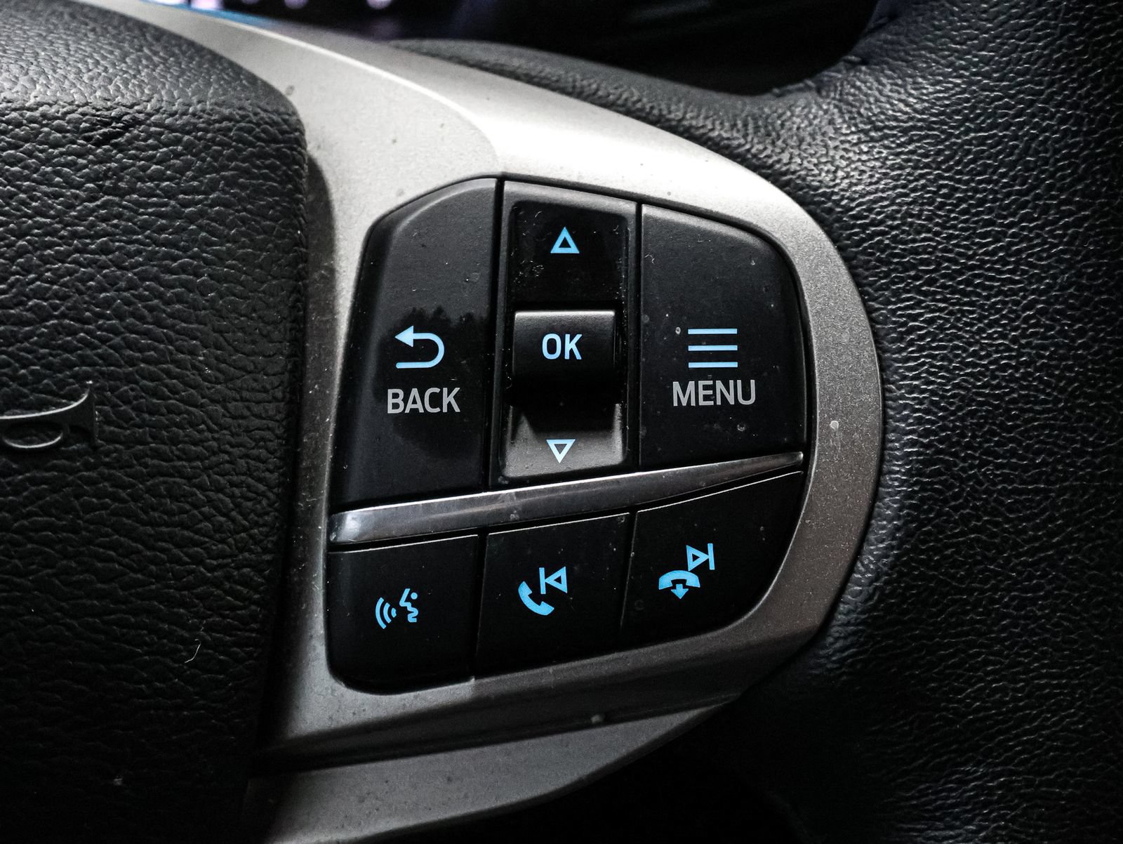 Used 2024 Ford Explorer XLT w/ Equipment Group 202A AWD/4WD image 35