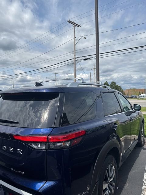 Used 2024 Nissan Pathfinder SL AWD/4WD image 7