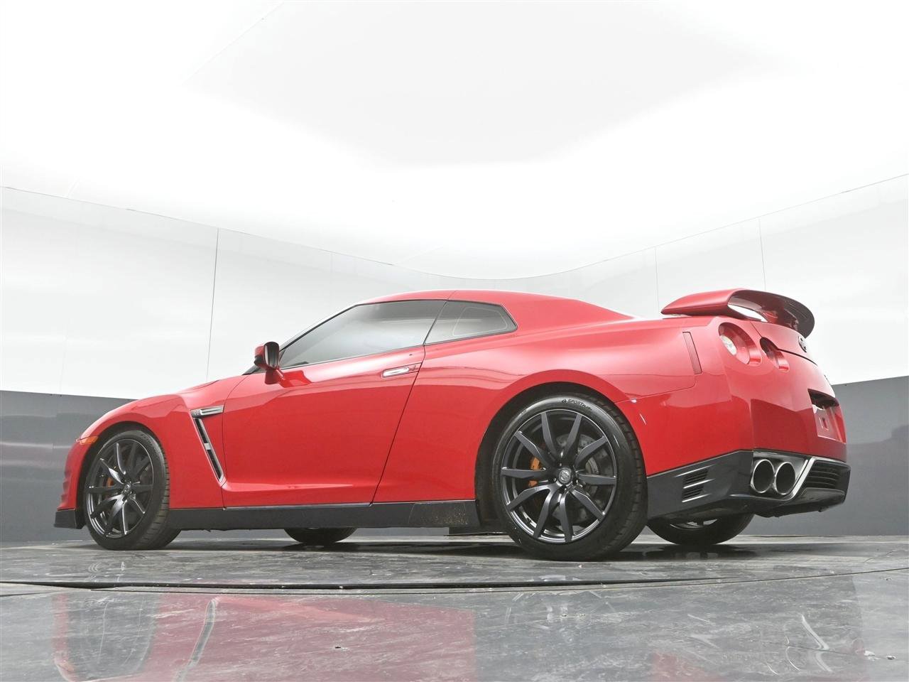 Used 2013 Nissan GT-R Premium AWD/4WD image 34