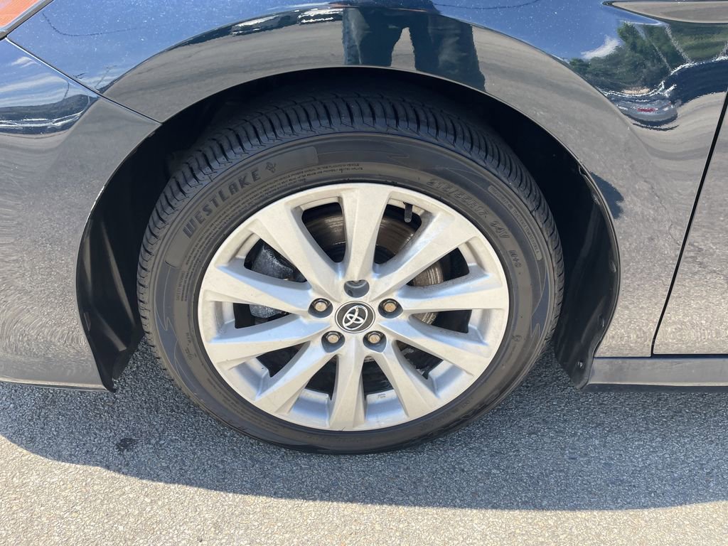 Used 2020 Toyota Camry LE FWD image 9