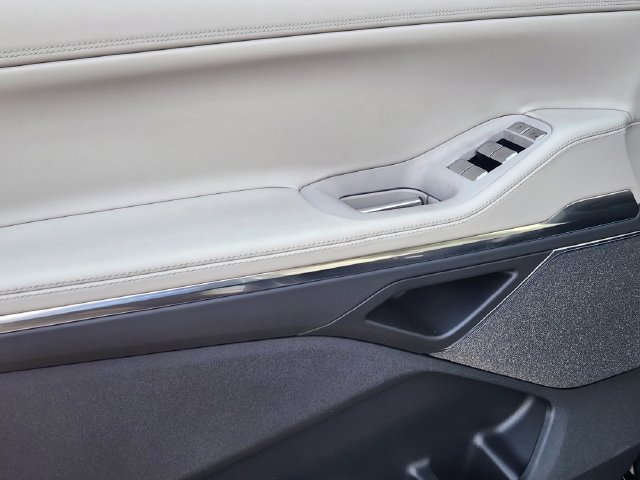 New 2026 Lincoln Navigator Reserve AWD/4WD image 9