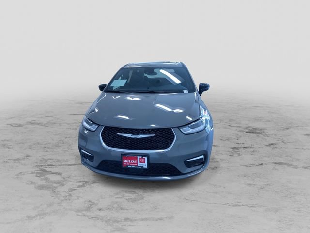Used 2025 Chrysler Pacifica Select FWD image 5