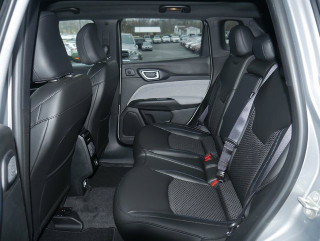 Used 2024 Jeep Compass Latitude w/ Sun and Sound Group image 25