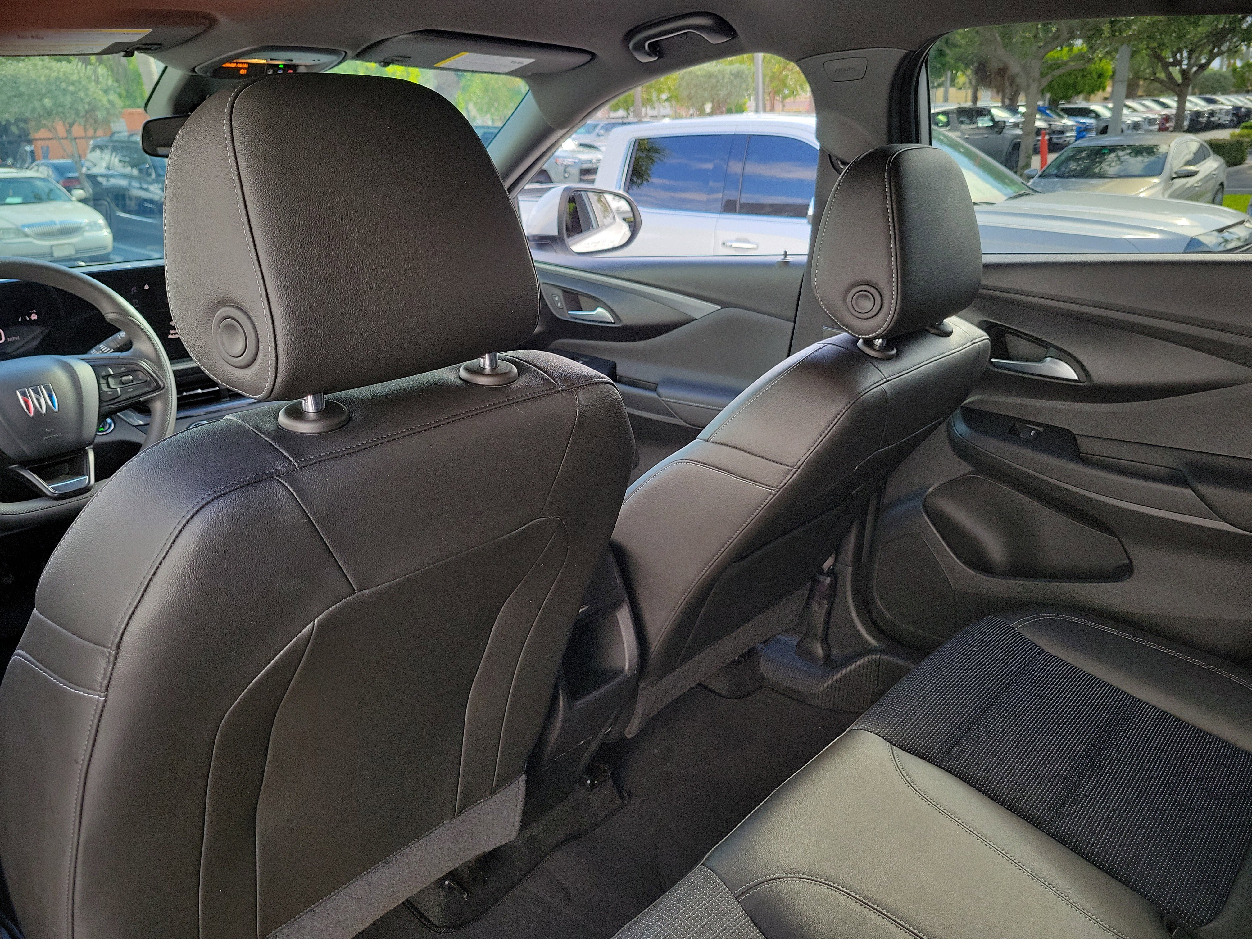Used 2024 Buick Envista Preferred w/ Advanced Safety Package FWD image 12
