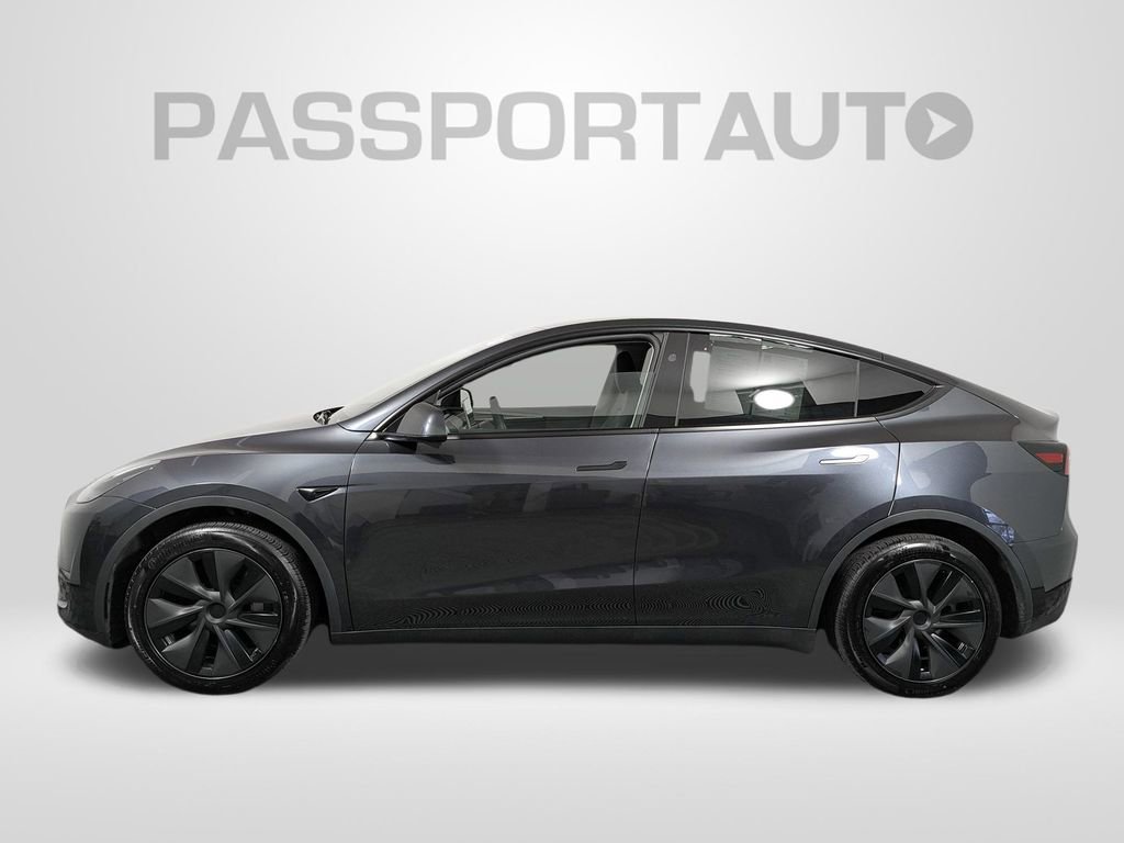 Used 2025 Tesla Model Y Long Range video 2