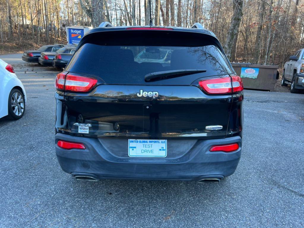 Used 2015 Jeep Cherokee Latitude w/ Cold Weather Group AWD/4WD image 4