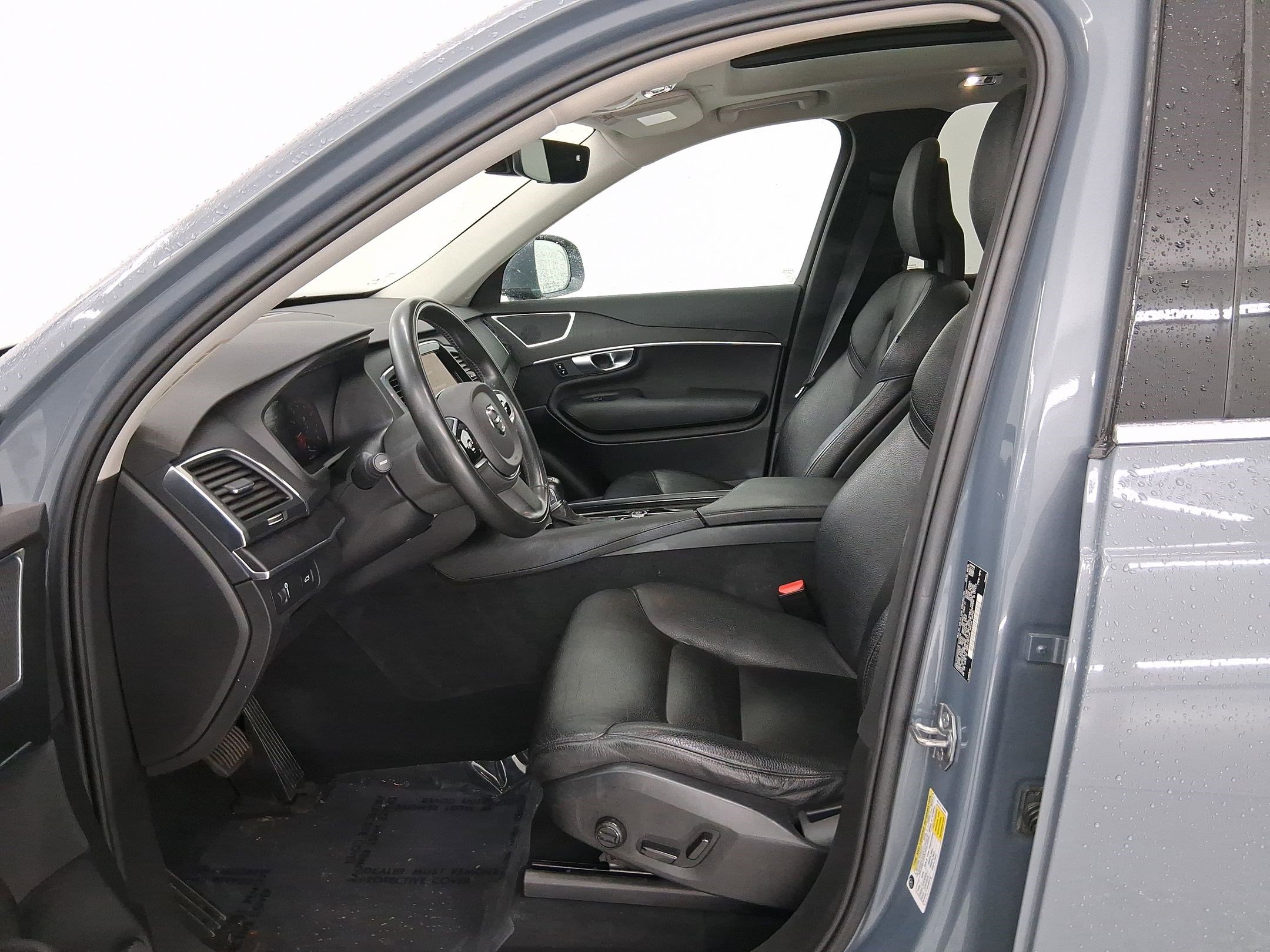 Used 2020 Volvo XC90 T6 Momentum w/ Protection Package image 5