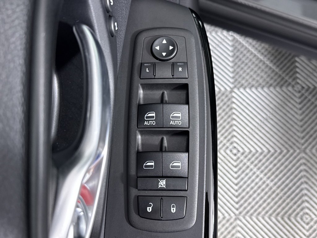 Used 2023 Jeep Cherokee Altitude Lux w/ Lux Elite Package image 22