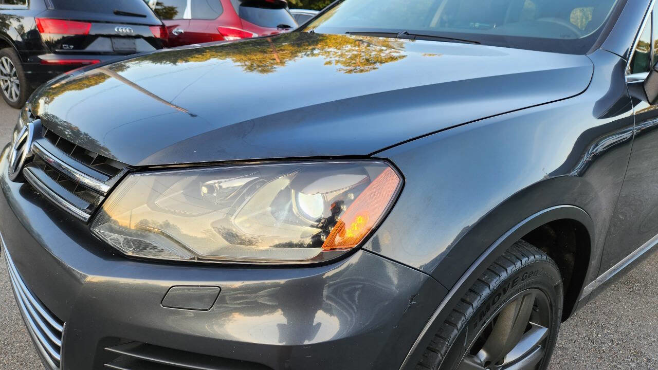 Used 2012 Volkswagen Touareg Executive image 21