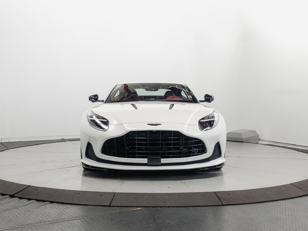Used 2025 Aston Martin DB12 Coupe RWD image 2