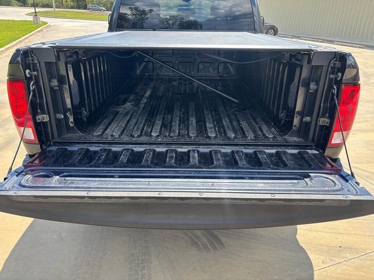 Used 2015 RAM 1500 Express image 23