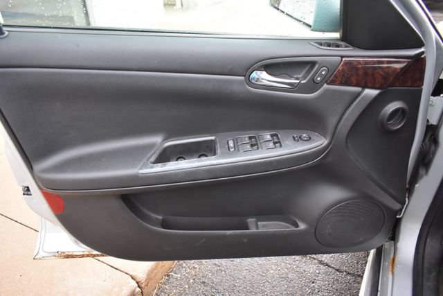 Used 2014 Chevrolet Impala LTZ FWD image 17