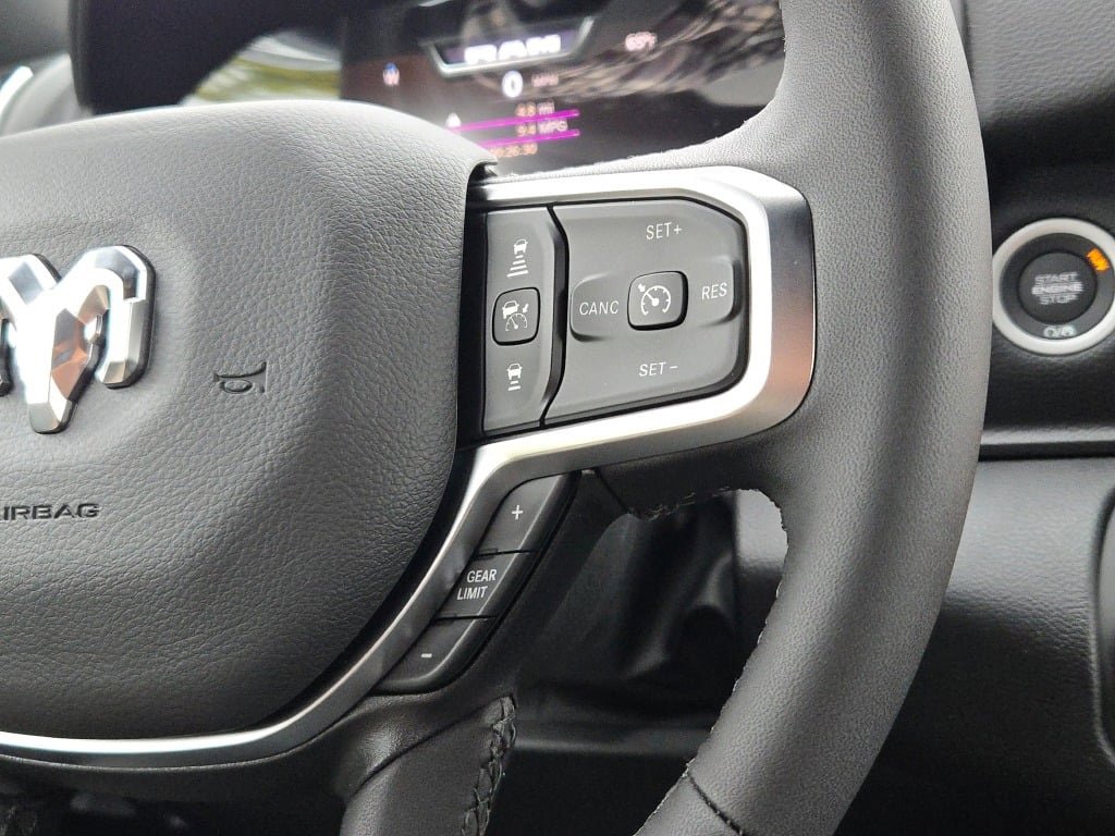 New 2026 RAM 1500 4x4 Crew Cab image 32