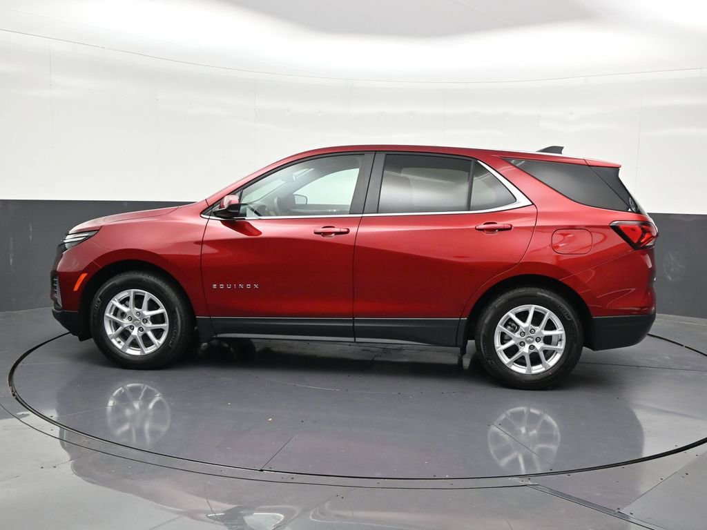 Used 2024 Chevrolet Equinox LT FWD image 2