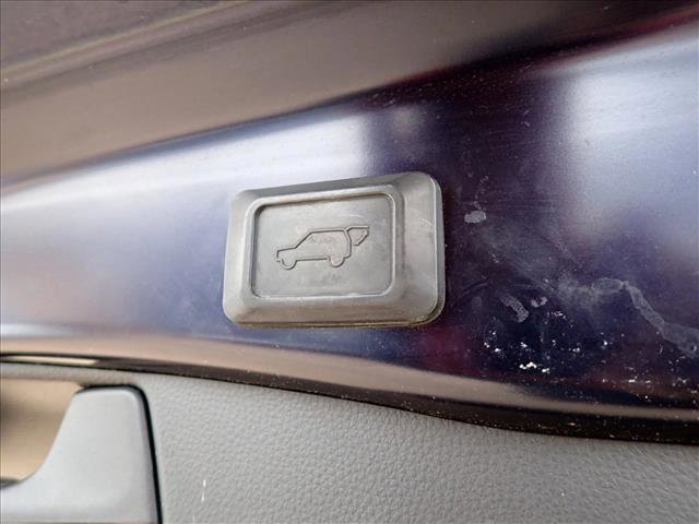 Used 2019 Toyota RAV4 XSE image 9