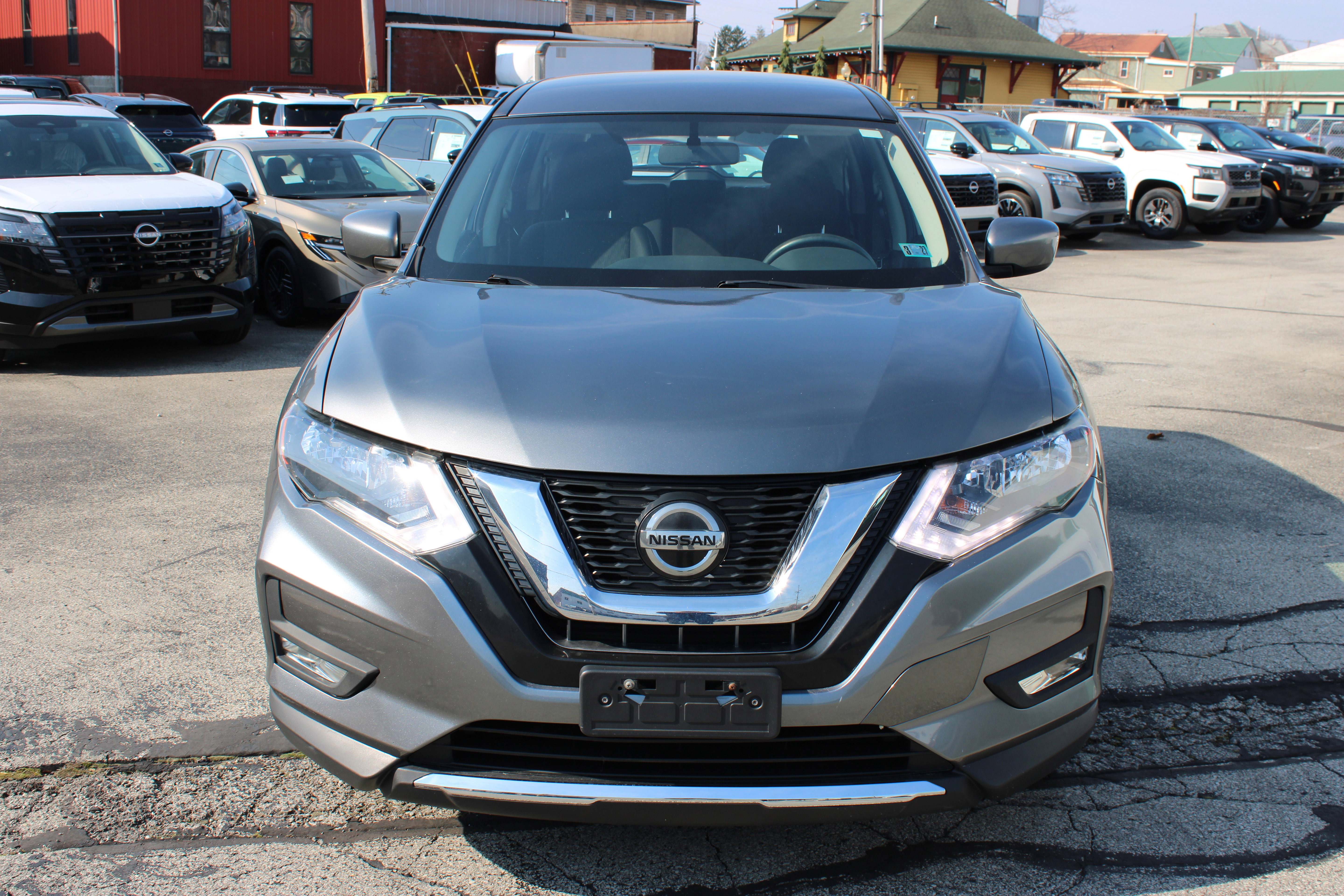 Used 2018 Nissan Rogue S image 10