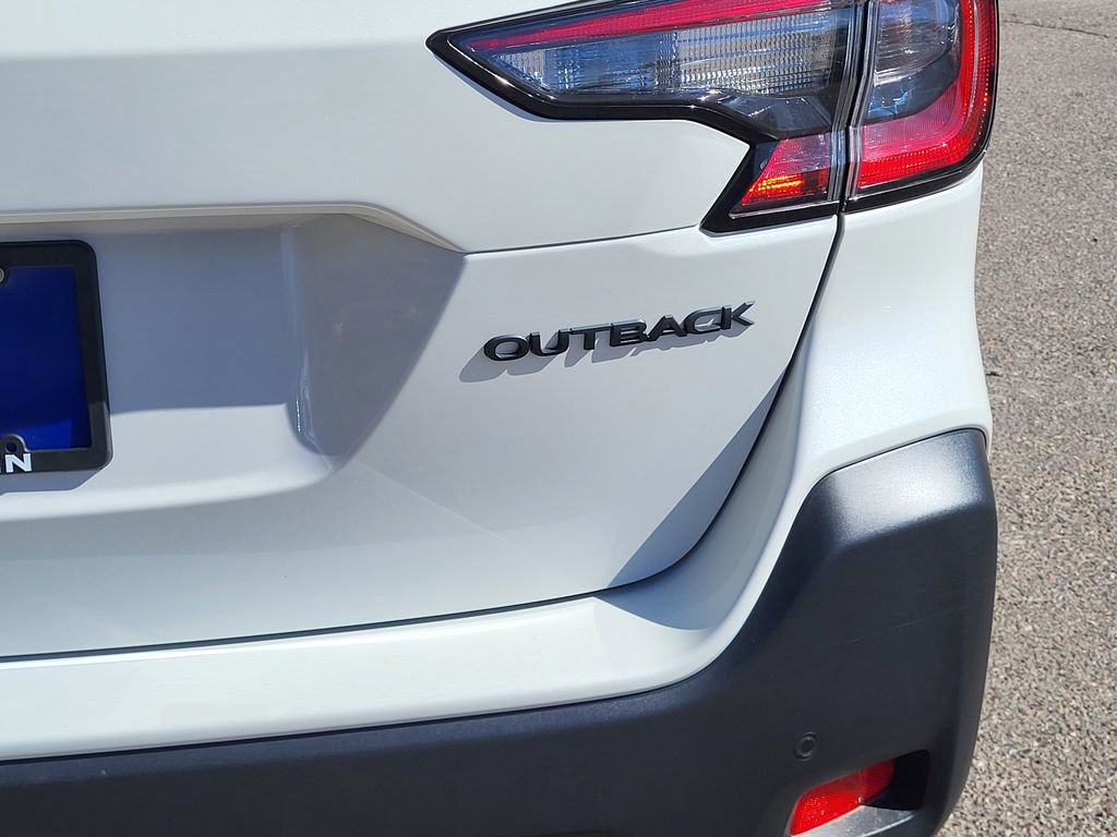 Used 2025 Subaru Outback Onyx Edition AWD/4WD image 12