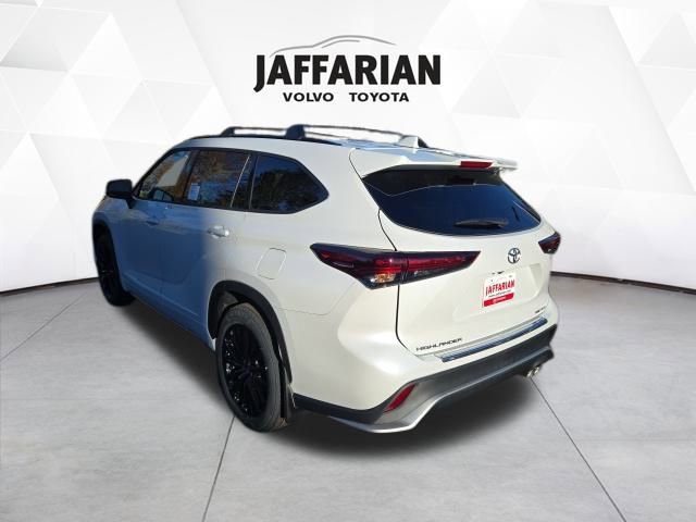 New 2026 Toyota Highlander XSE image 5