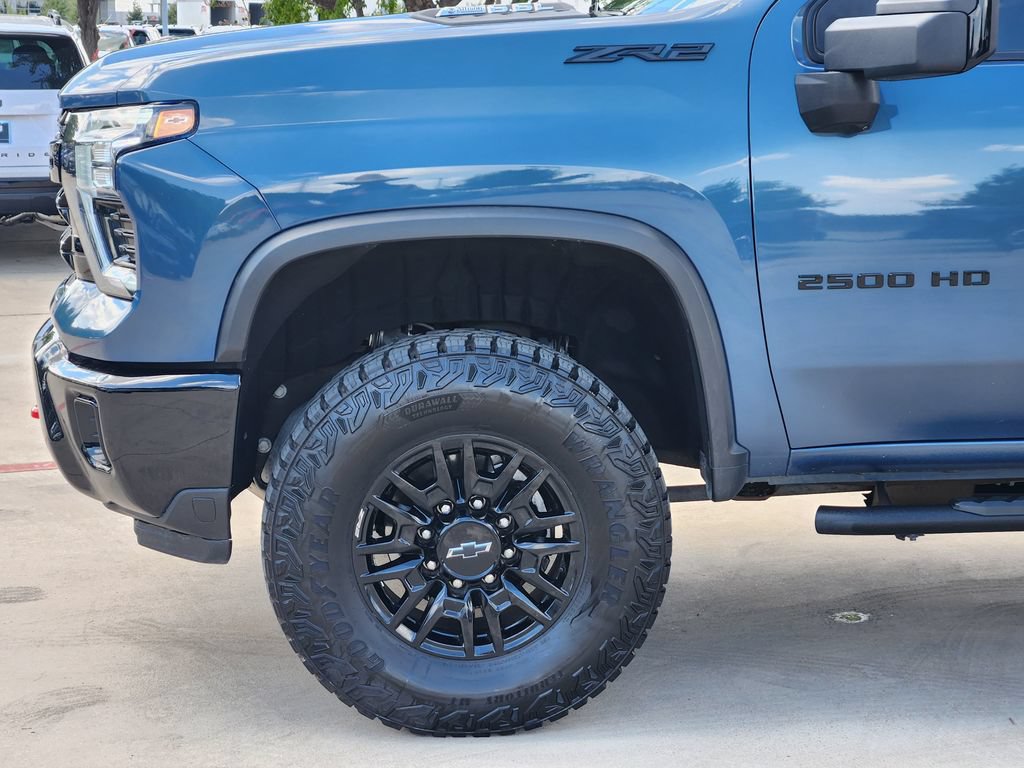 Used 2024 Chevrolet Silverado 2500 ZR2 w/ Technology Package AWD/4WD image 17