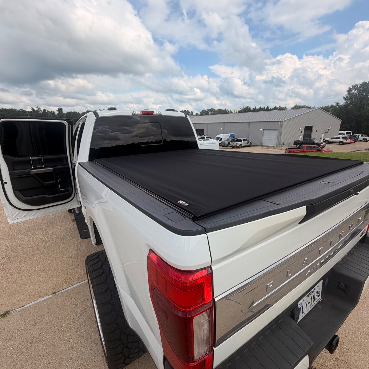 Used 2021 Ford F250 Platinum w/ FX4 Off-Road Package AWD/4WD image 26