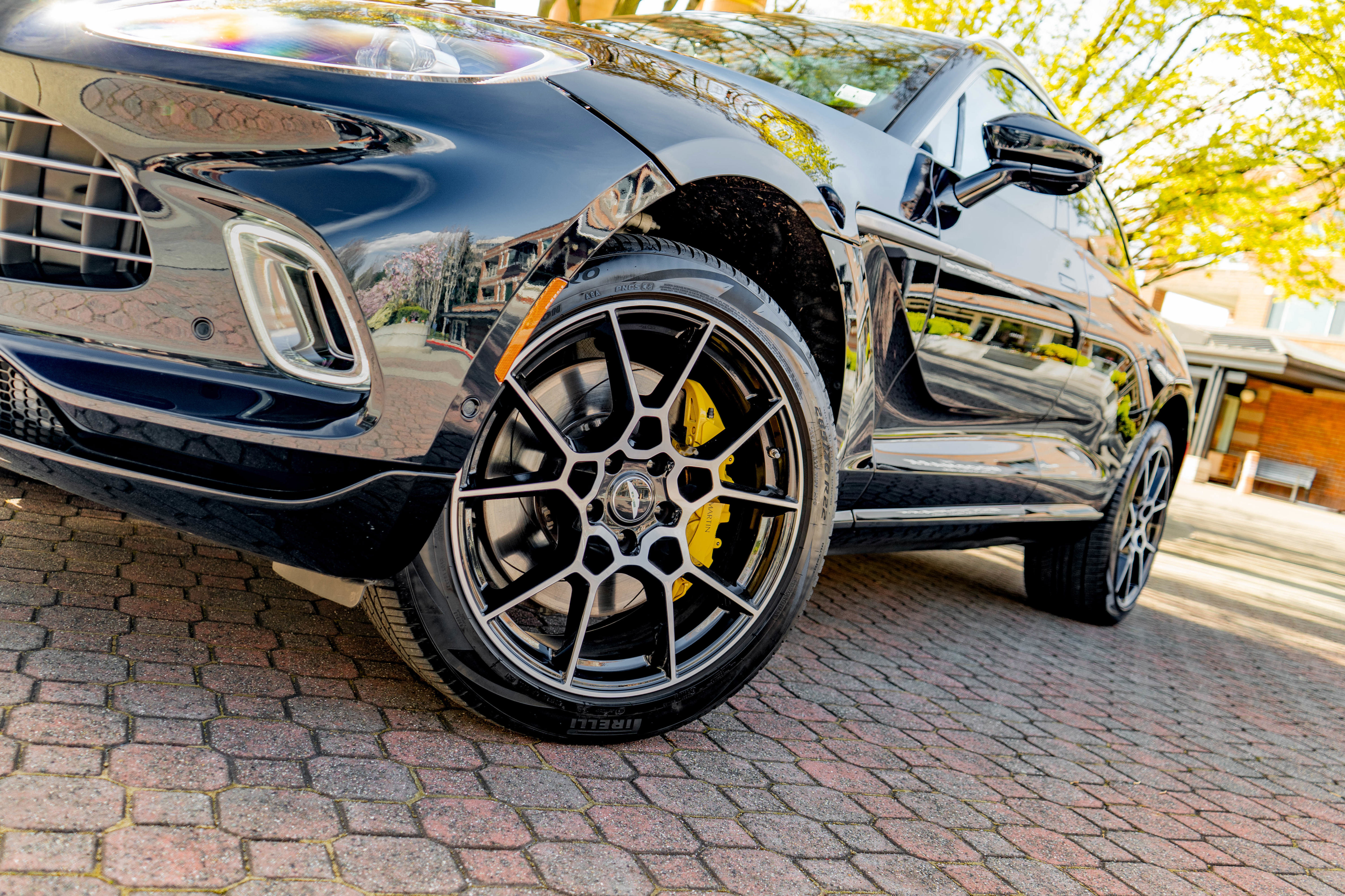 Used 2021 Aston Martin DBX image 44