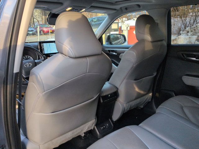 Certified 2021 Toyota Highlander Limited image 16