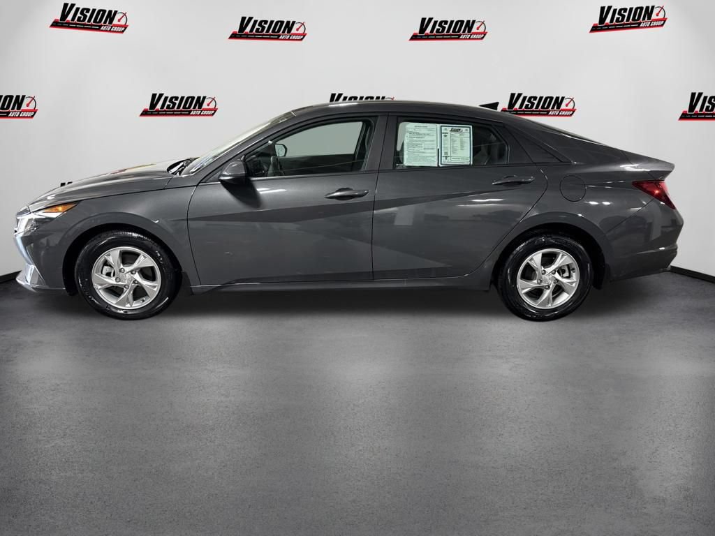 Used 2023 Hyundai Elantra SE FWD image 2