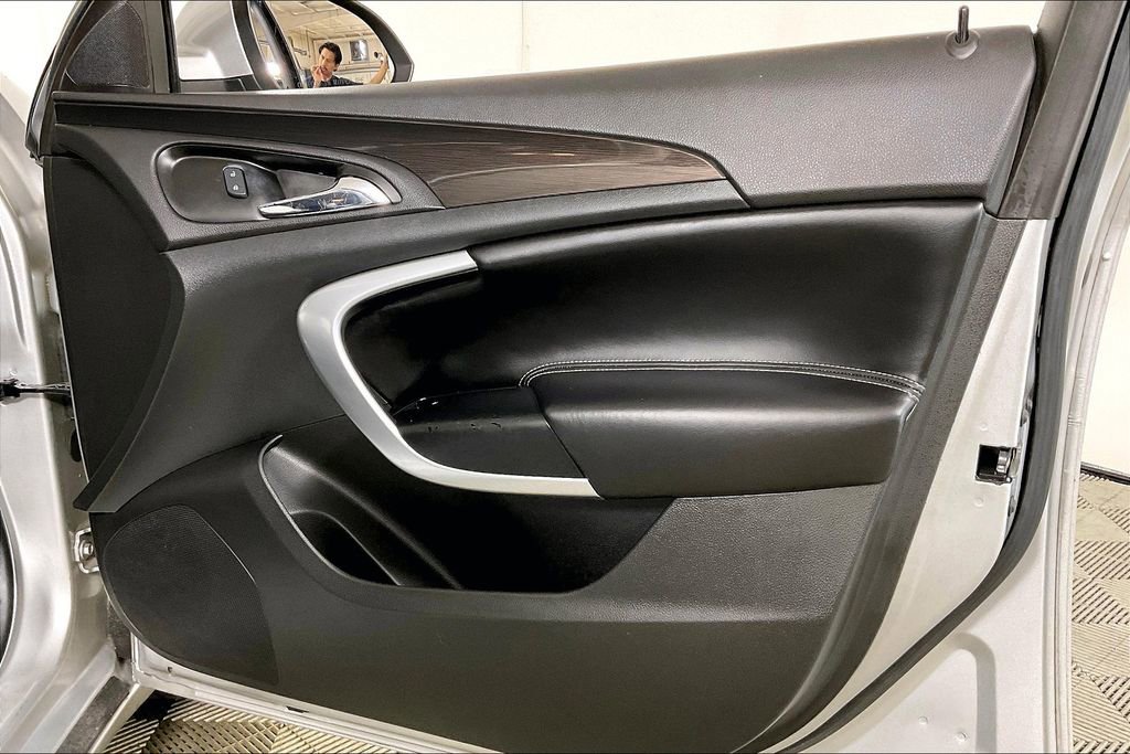 Used 2017 Buick Regal Sport Touring image 22