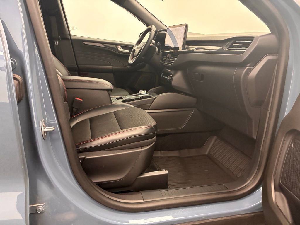 Certified 2023 Ford Escape ST-Line Select w/ Tech Pack #1 image 28