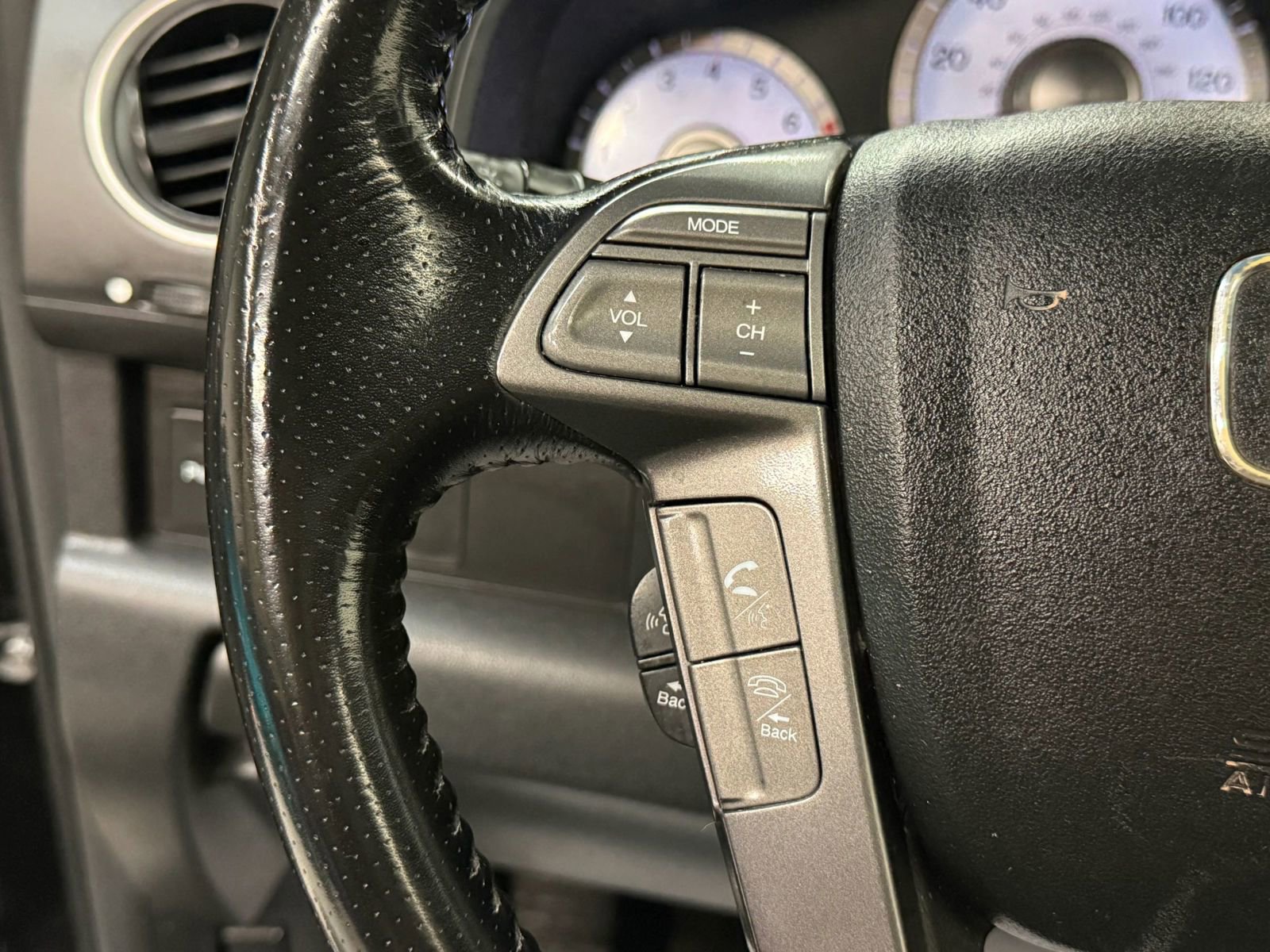 Used 2010 Honda Pilot Touring image 31