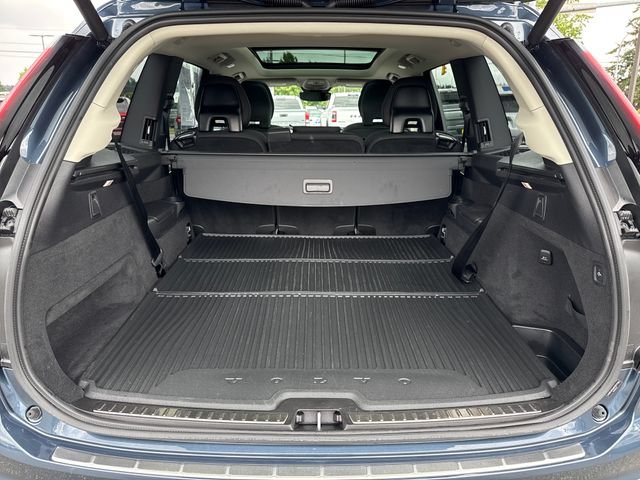 Used 2025 Volvo XC90 B5 Core w/ Protection Package Premier AWD/4WD image 12
