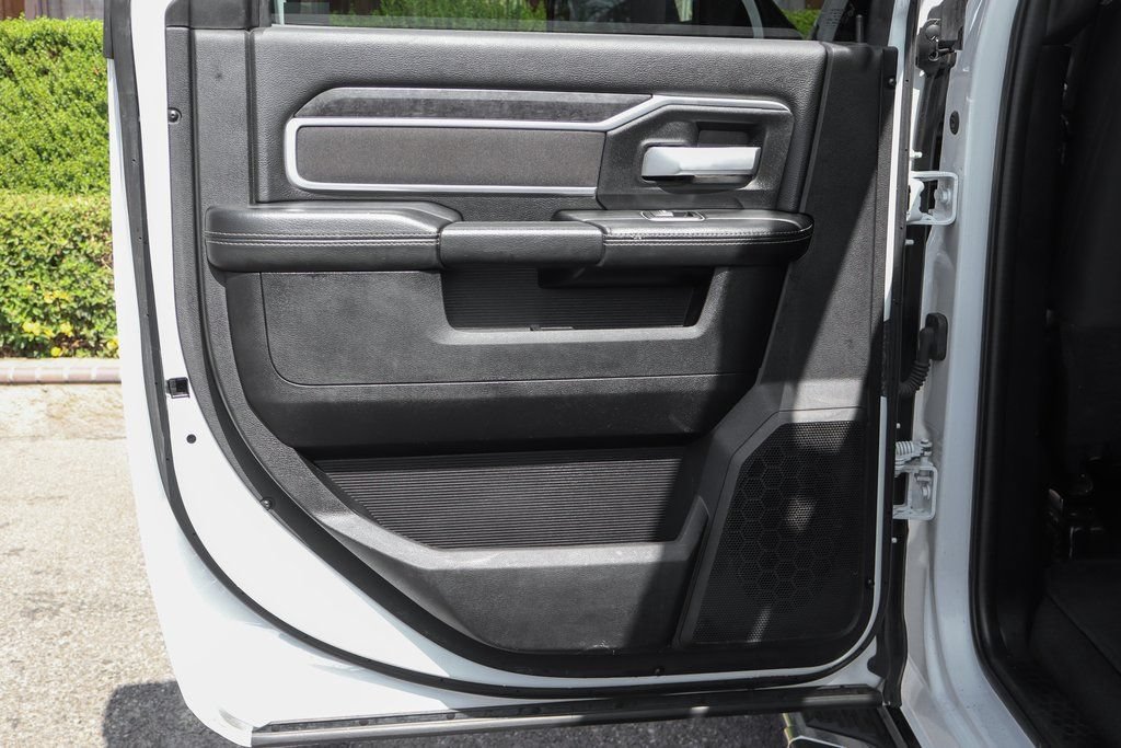 Used 2024 RAM 3500 Big Horn AWD/4WD image 40